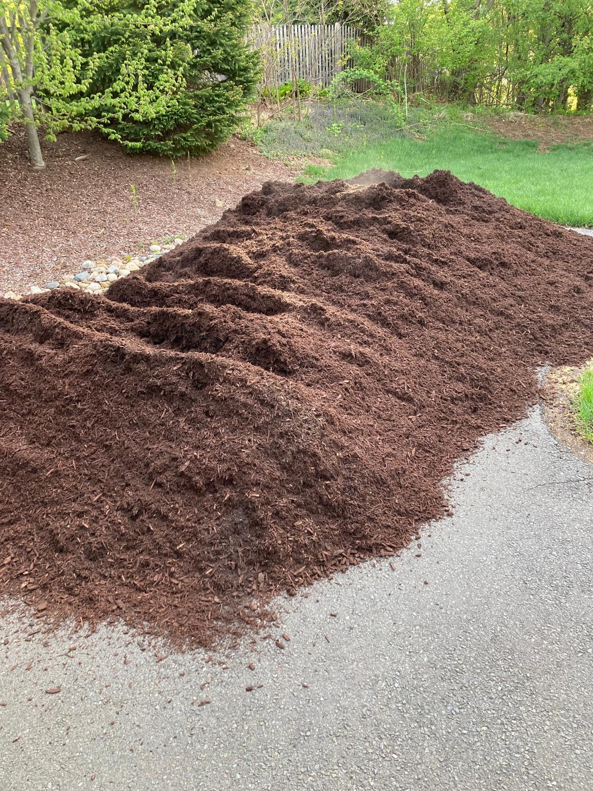 Premium Pine Bark Mulch in West Hartford | Elmwood Bark & Stone