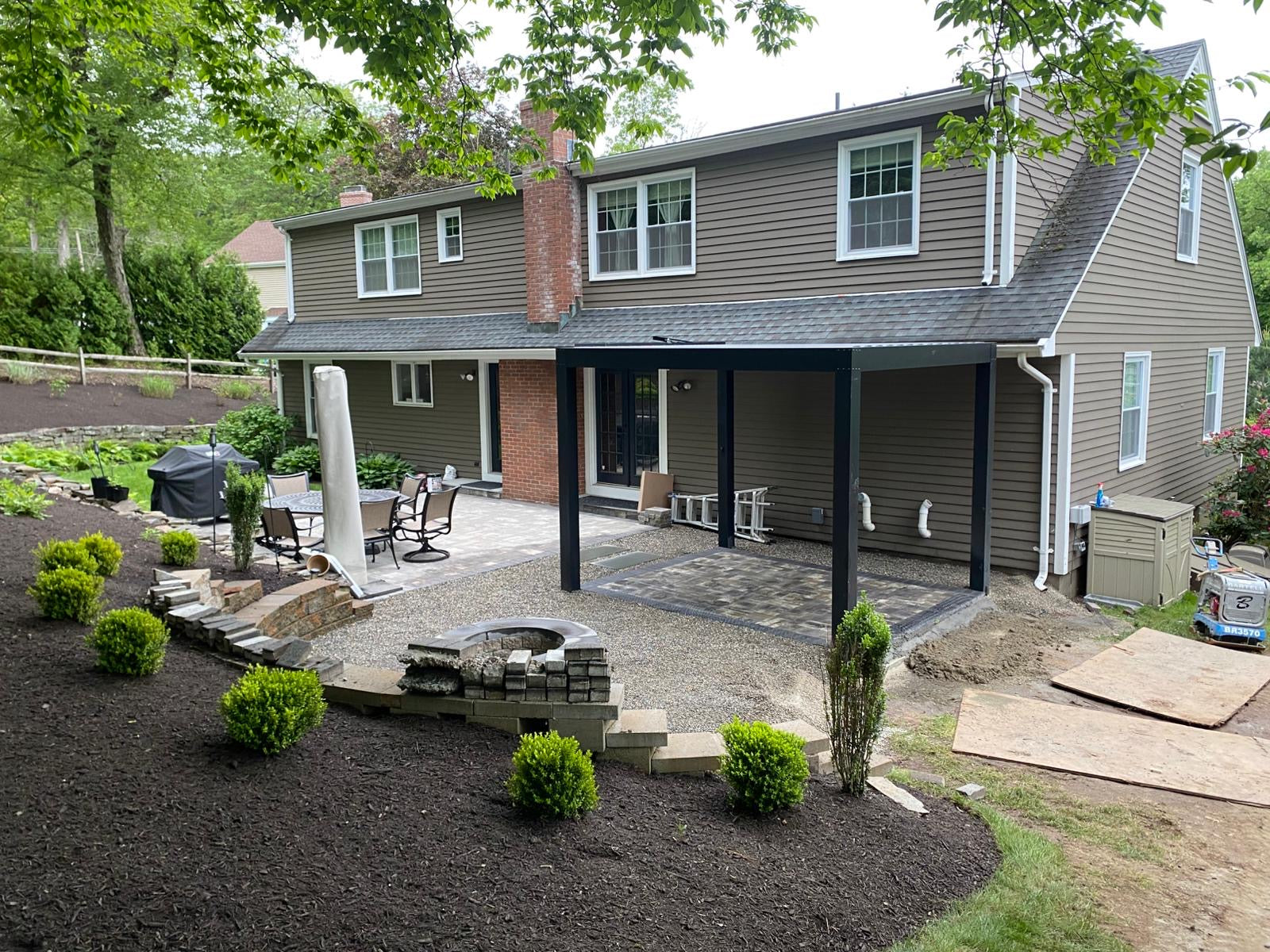 Dyed Black Mulch for Sale | West Hartford | Elmwood Bark & Stone